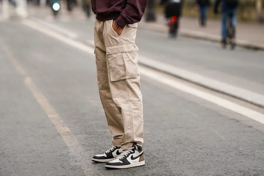 Cargo παντελόνια: Πώς να πετύχεις άψογους συνδυασμούς