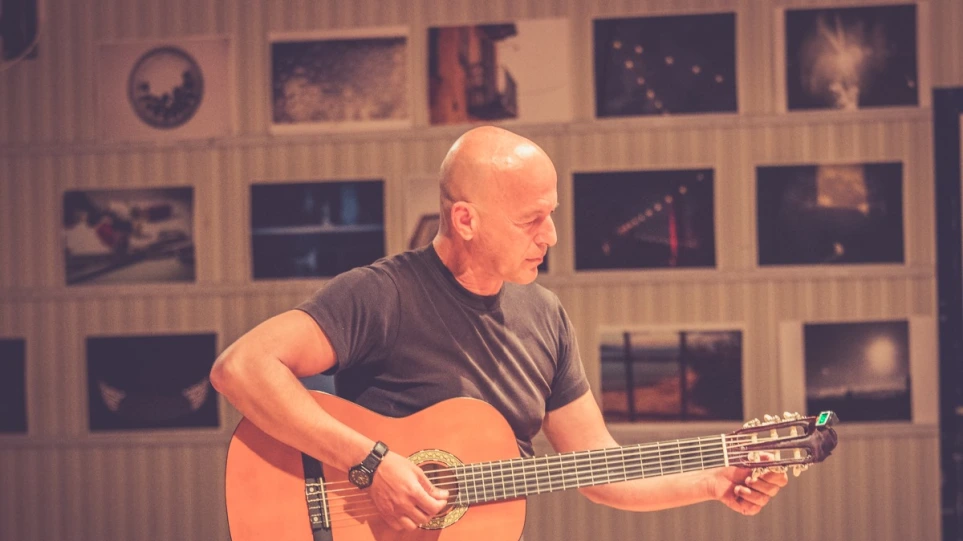 Πέθανε στα 52 του ο Γιάννης Νόνης, μπασίστας των Χαΐνηδων