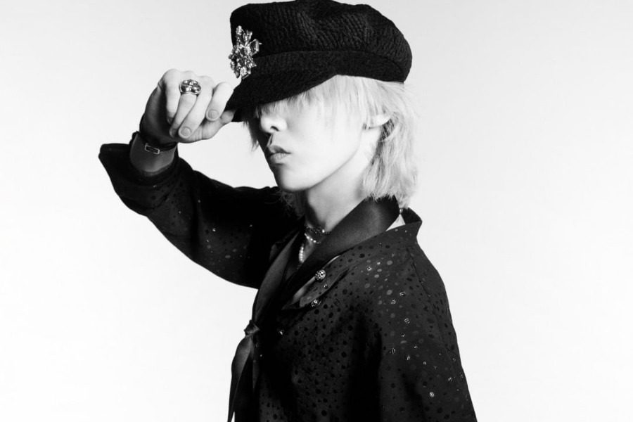 O Οίκος Chanel μας θυμίζει το hair accessory που θα φοραμε συνέχεια