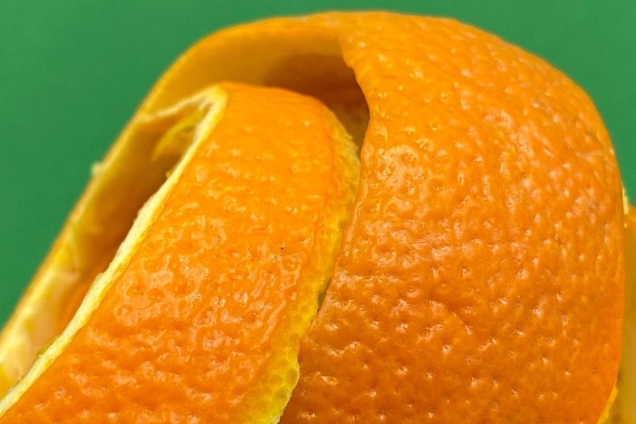 Λίγες φλούδες πορτοκαλιού φτάνουν για να δείτε μεγάλη διαφορά στον φούρνο σας
