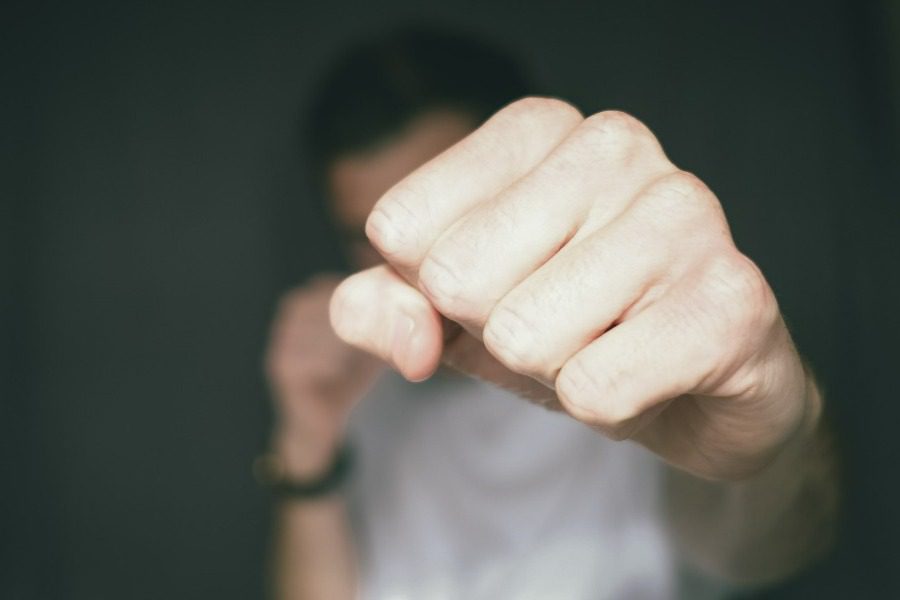 Μελίσσια: Ανήλικοι σάπισαν στο ξύλο 16χρονο για ένα προσβλητικό SMS