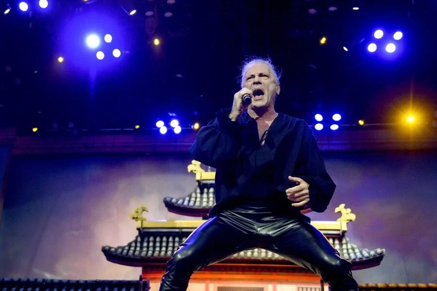 Iron Maiden: Ο Μπρους Ντίκινσον έβρισε πάλι οπαδούς σε συναυλία