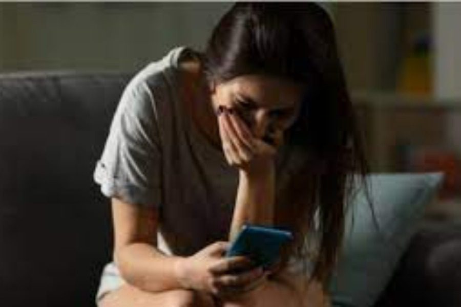 Θεσσαλονίκη: Έστειλε ροζ βίντεο σε όλες τις επαφές της στα social media