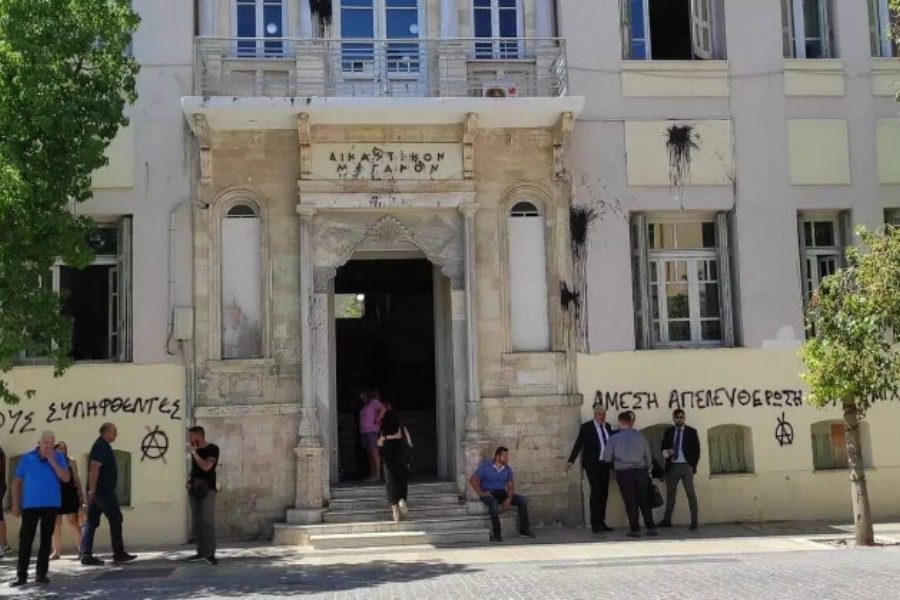 Η συγκινητική ιστορία με 3χρονο αγοράκι στα δικαστήρια: «Μην τους αφήνεις να μαλώνουν»