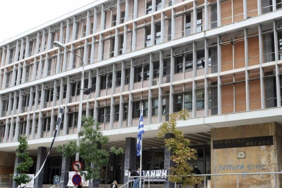 Κορωνοιός: Αθωώθηκαν για πάρτι στις τουαλέτες μπαρ στην Θεσσαλονίκη