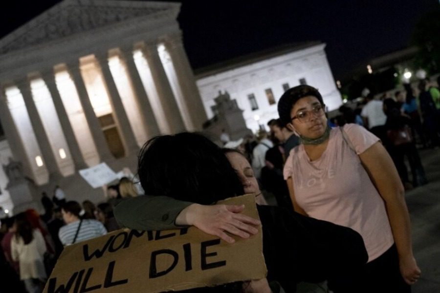 Σοκ στις ΗΠΑ: Το Ανώτατο Δικαστήριο των ΗΠΑ ακυρώνει την ιστορική απόφαση υπέρ των αμβλώσεων