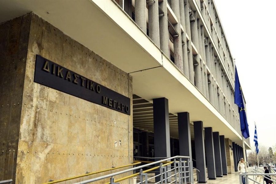 Θεσσαλονίκη: «Έπεσε στο μαχαίρι» υποστηρίζει η 31χρονη που μαχαίρωσε τον σύζυγό της