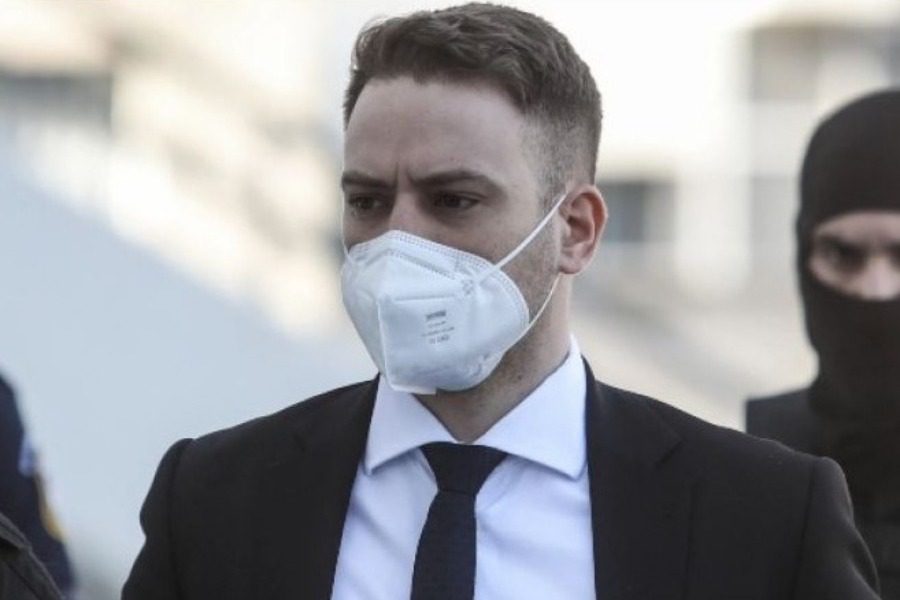 Μπάμπης Αναγνωστόπουλος: Απέλυσε τον δικηγόρο του