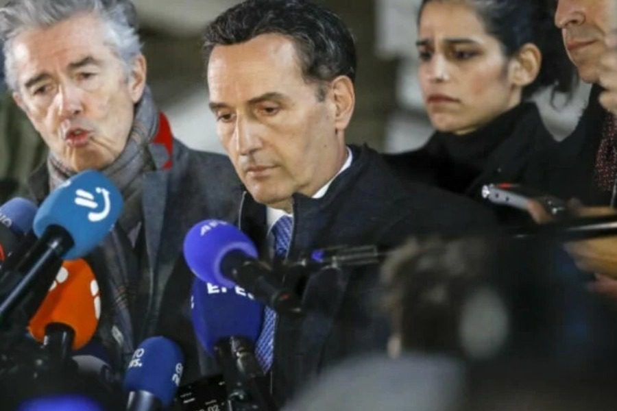 «Ζαμέ Κορωπί»: Viral τα γαλλικά του δικηγόρου της Εύας Καϊλή