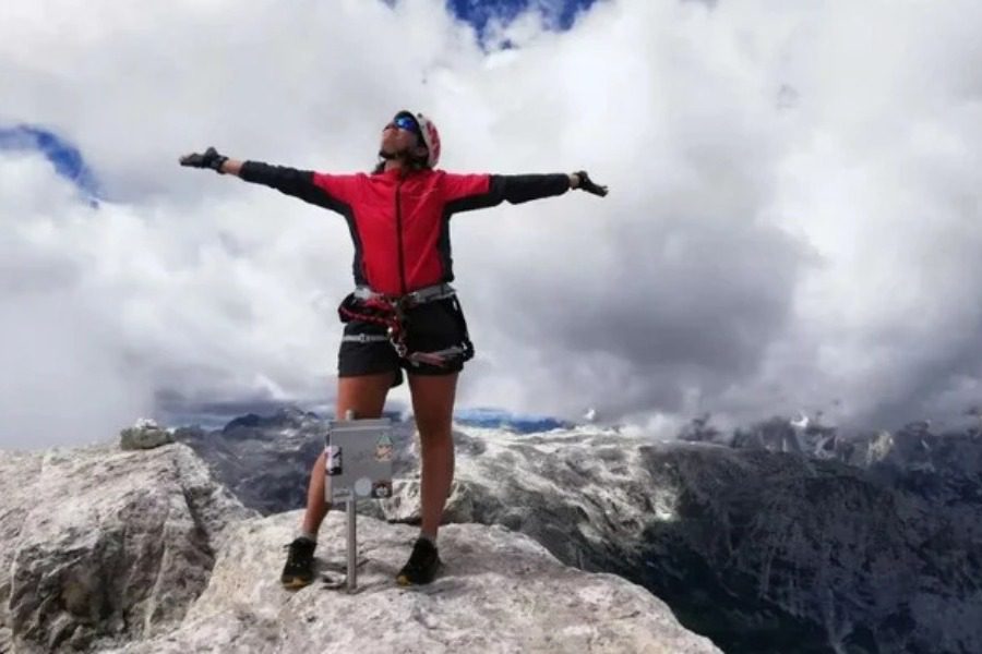 Τραγωδία στους Δολομίτες: Ορειβάτρια γλίστρησε σε πεζοπορία, έπεσε από γκρεμό 300 μέτρων και σκοτώθηκε