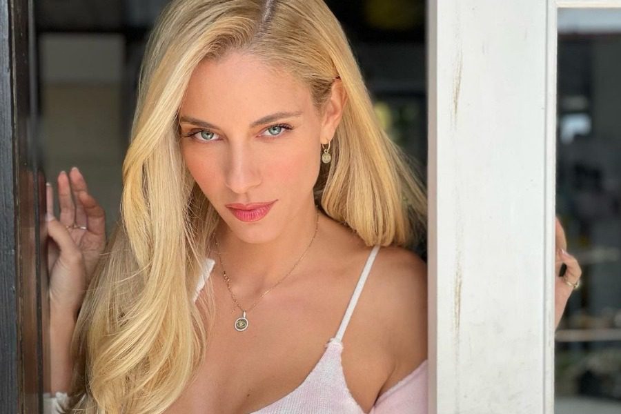 Αυτή είναι η πρωινή ρουτίνα της Δούκισσας Νομικού για λαμπερή επιδερμίδα