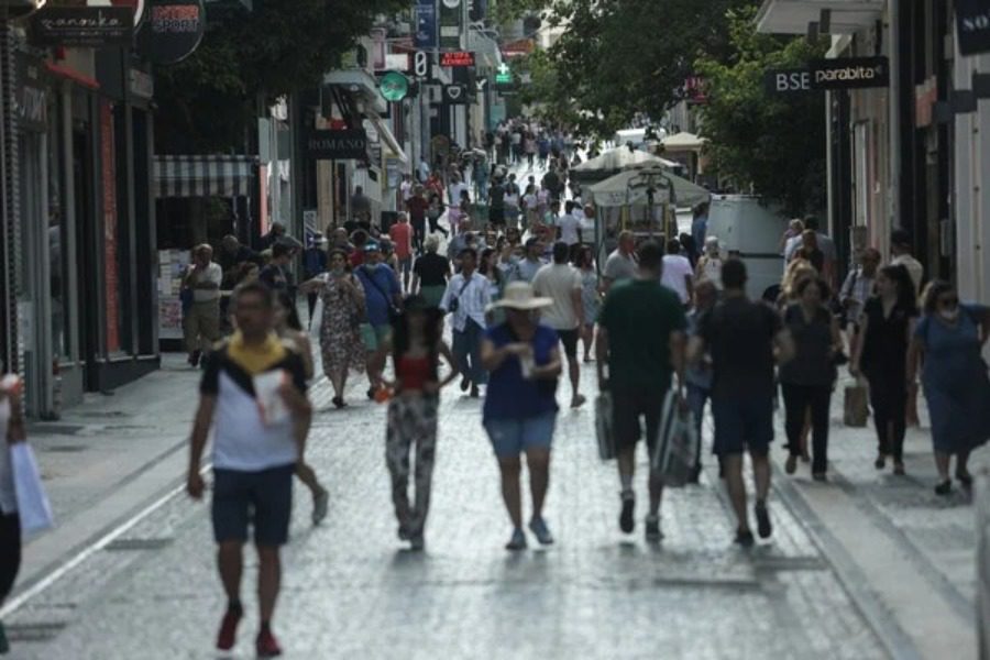 Εκπτώσεις: Ανοιχτά τα καταστήματα την Κυριακή 17/07