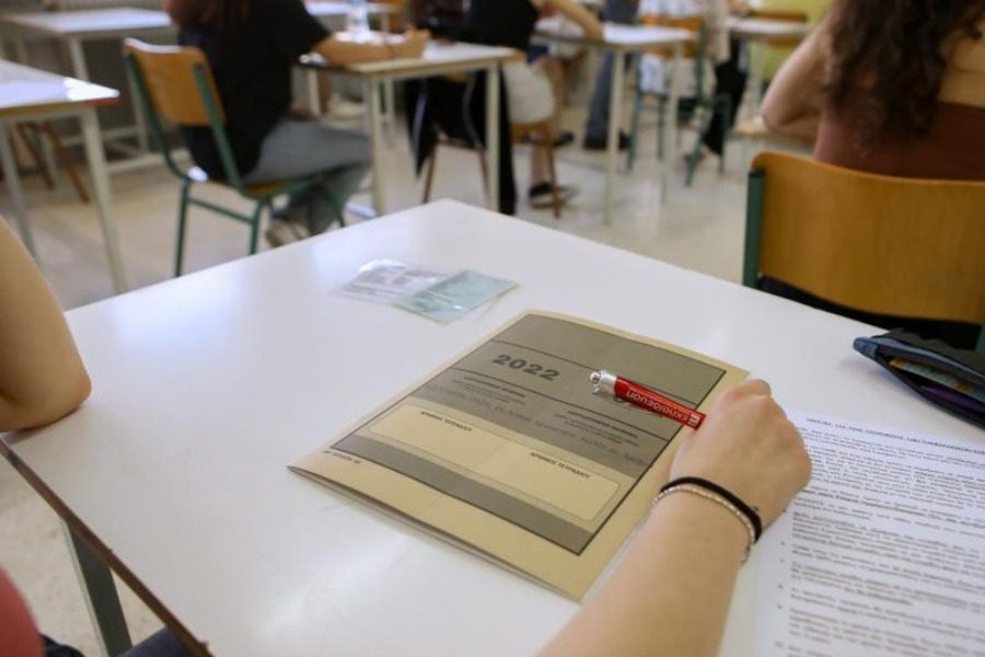 Πανελλαδικές 2022: Δείτε τα σημερινά θέματα των ΓΕΛ σε Ιστορία, Φυσική και Οικονομία