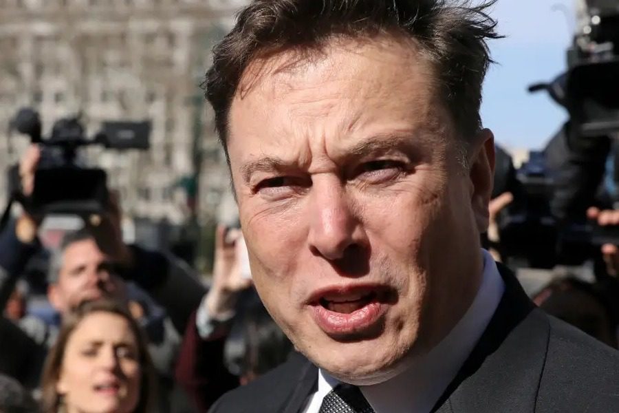 «Επιστρέψτε στο γραφείο αλλιώς…» – Το μήνυμα του Έλον Μασκ στους εργαζόμενους της Tesla