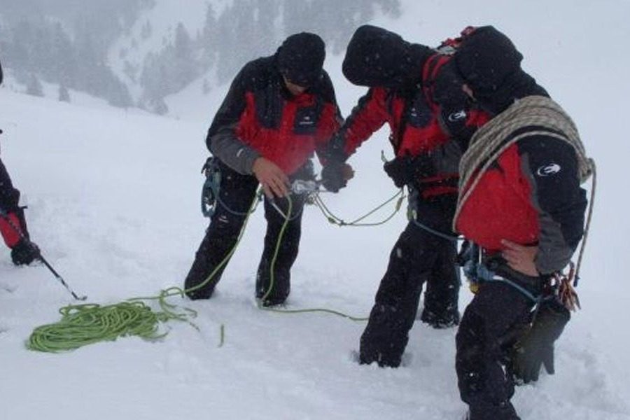 Θρίλερ στα Καλάβρυτα: Αγνοούνται τρεις ορειβάτες στον Χελμό