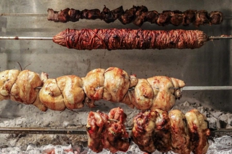 Ένωση άθεων: Διοργανώνει «Φανερό Δείπνο» κρεατοφαγίας τη Μεγάλη Παρασκευή