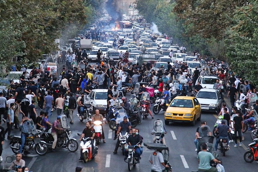 Μαχσά Αμινί: «Φλέγεται» το Ιράν