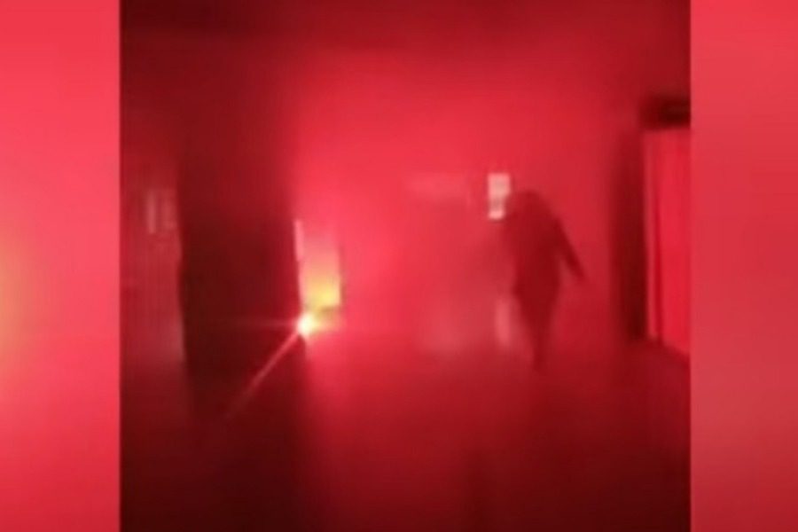 Τρίκαλα: Πέταξαν καπνογόνα μέσα στο σχολείο για να γλιτώσουν το μάθημα