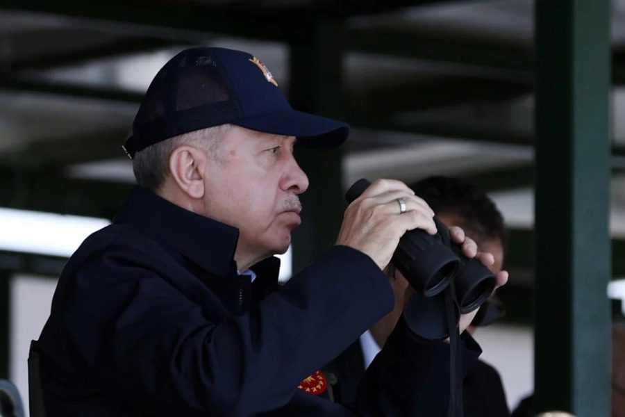 Ο Ερντογάν επαναλαμβάνει τις απειλές προς την Ελλάδα, τουιτάροντας στα... Ελληνικά