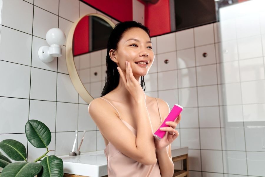 Αυτό το beauty gadget για την ακμή είναι η νέα αγάπη των celebrities