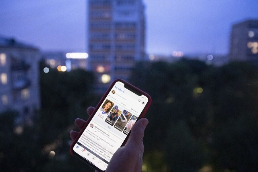 Αλλάζει στάση το Facebook: Επιτρέπει αναρτήσεις που προτρέπουν σε βία κατά του Πούτιν