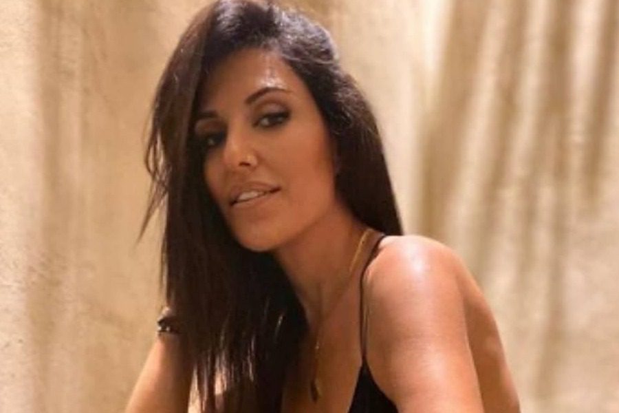 Η Μαρία Ιακώβου πυρπολεί το διαδίκτυο με εκρηκτικό μπούστο