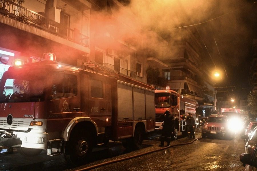 Μεγάλη φωτιά σε διαμέρισμα δευτέρου ορόφου στον Νέο Κόσμο ‑ Αναφορές για έναν νεκρό