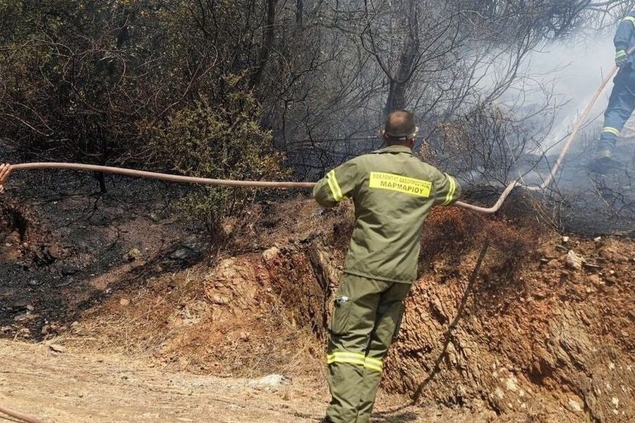 Υπό έλεγχο η φωτιά κοντά σε σπίτια στο Μαρούσι