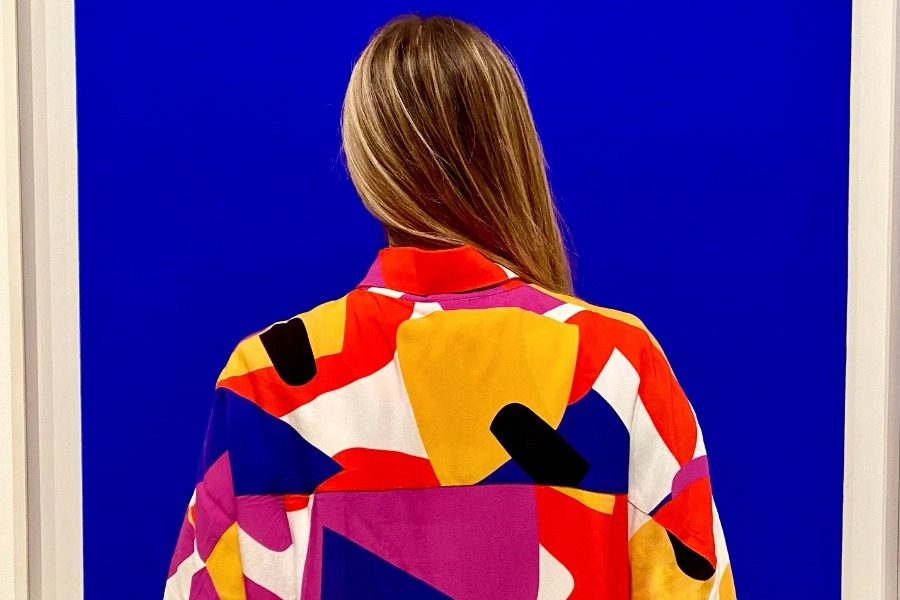 Δάφνη πώς είναι να σπας νόρμες σχεδιάζοντας ξεχωριστά non binary prints; 