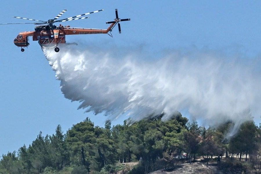 Συνεχίζεται η μάχη με τις φλόγες στο Ρέθυμνο ‑ Από τα ξημερώματα επιχειρούν και τα εναέρια μέσα
