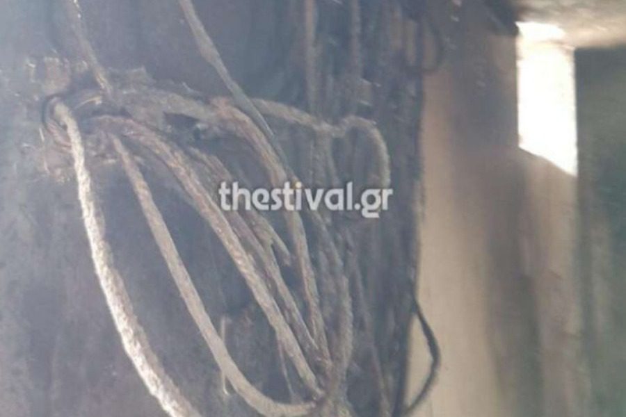 Θεσσαλονίκη: Κεραυνός χτύπησε πολυκατοικία και έπιασε φωτιά