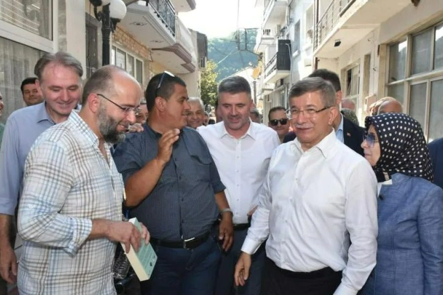 Τουρκία: Είδε «απογόνους του Πορθητή» σε Ξάνθη και Κομοτηνή ο Νταβούτογλου