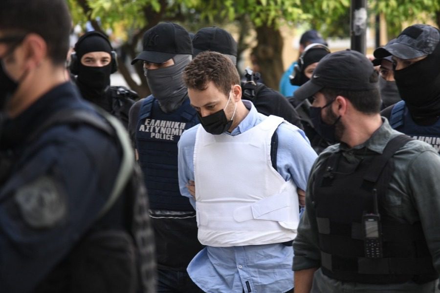 Δηλώνει ερωτευμένη με τον Μπάμπη Αναγνωστόπουλο