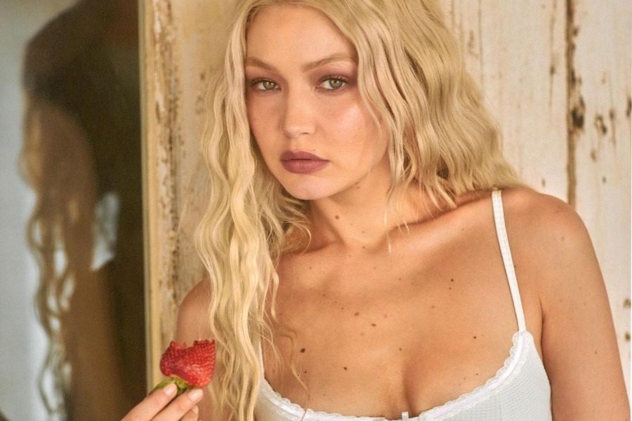 Αυτό το λαμπερό μακιγιάζ της Gigi Hadid είναι ό,τι πιο hot φέτος το καλοκαίρι