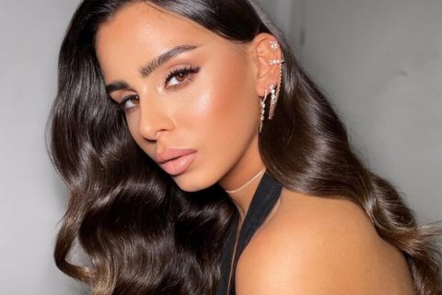 Αυτό το mascara trend θα σε βάλει στο mood για τις γιορτές