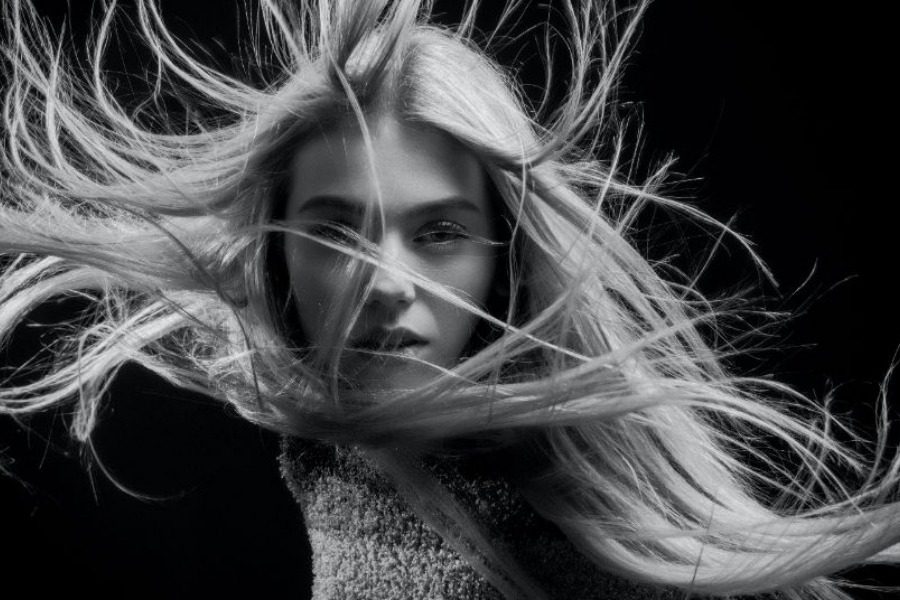 Πώς οι βαφές των μαλλιών επηρεάζουν τη λεπτή αλλά και τη χοντρή τρίχα;