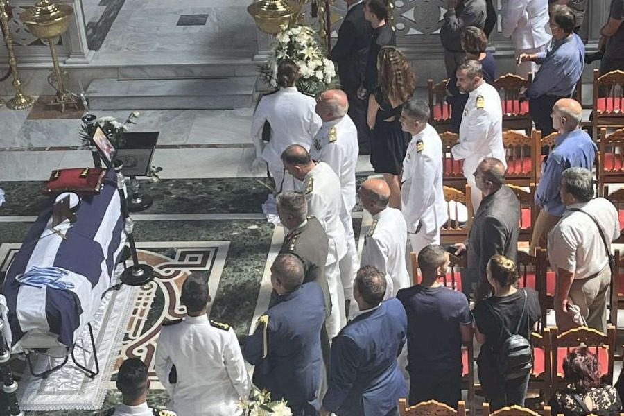 Λάρισα: «Λυπάμαι που δεν πρόλαβα ένα χορό μαζί σου»