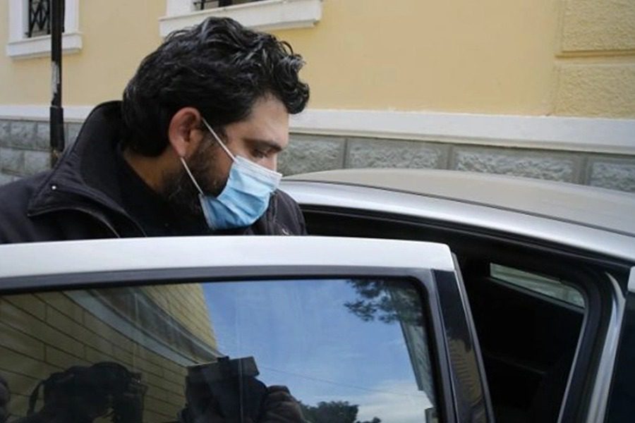 «Έπαιρνε ιερόδουλες σε διαμέρισμα στο Παγκράτι και τις έντυνε καλόγριες»