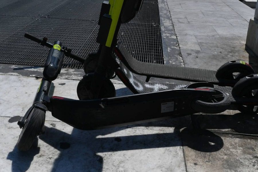 Κύθνο: Σκοτώθηκε 36χρονη που οδηγούσε ηλεκτρικό πατίνι