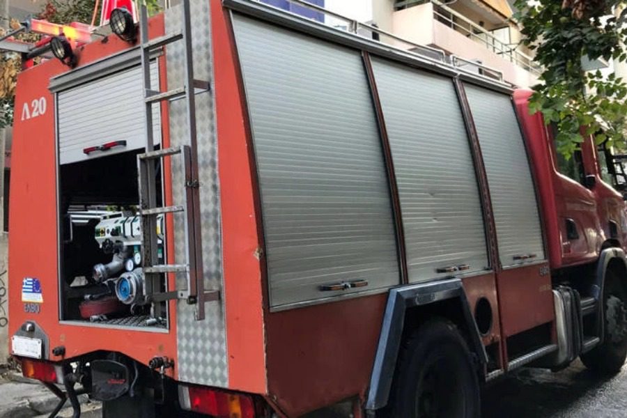 Φωτιά σε σπίτι στην Ηλιούπολη ‑ Εντοπίστηκε ένας απανθρακωμένος