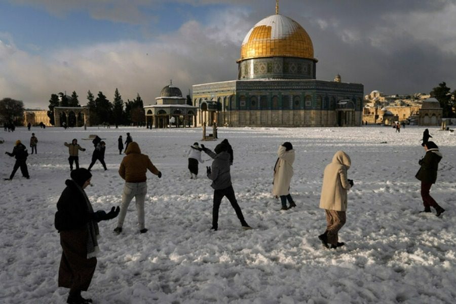 Σπάνιες εικόνες: Στα λευκά η Ιερουσαλήμ, το Ισραήλ και η Δυτική Όχθη