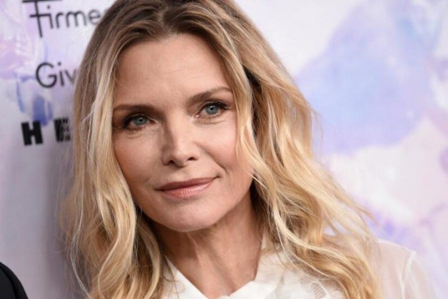 Η Michelle Pfeiffer δείχνει τα σημάδια του χρόνου