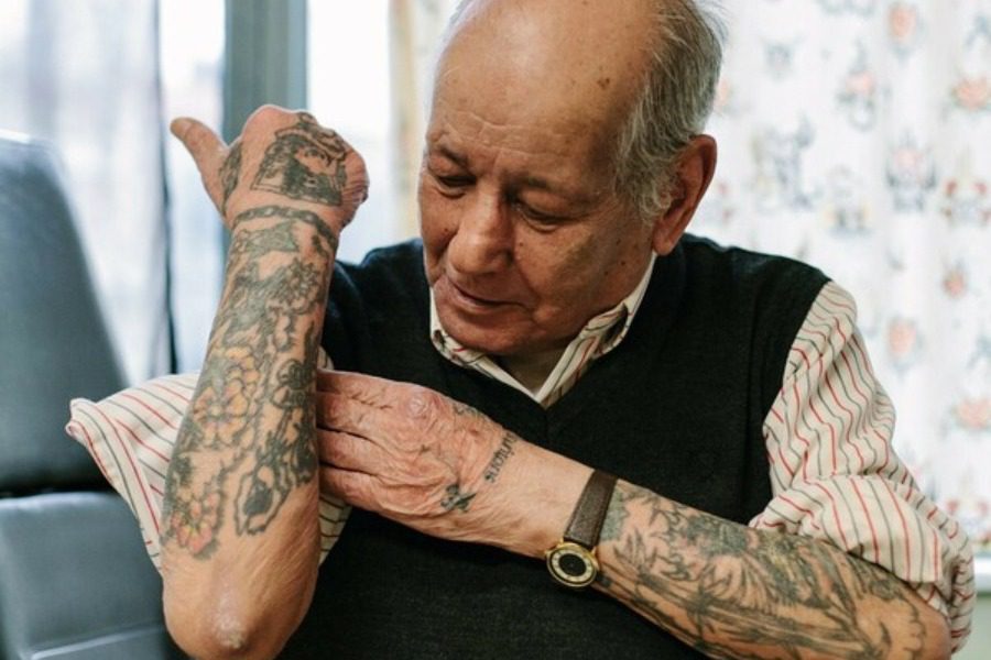 Πέθανε ο πρώτος tattoo artist της Αθήνας