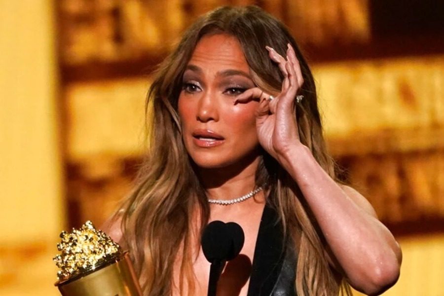 Πλάνταξε στο κλάμα η JLO στα βραβεία MTV