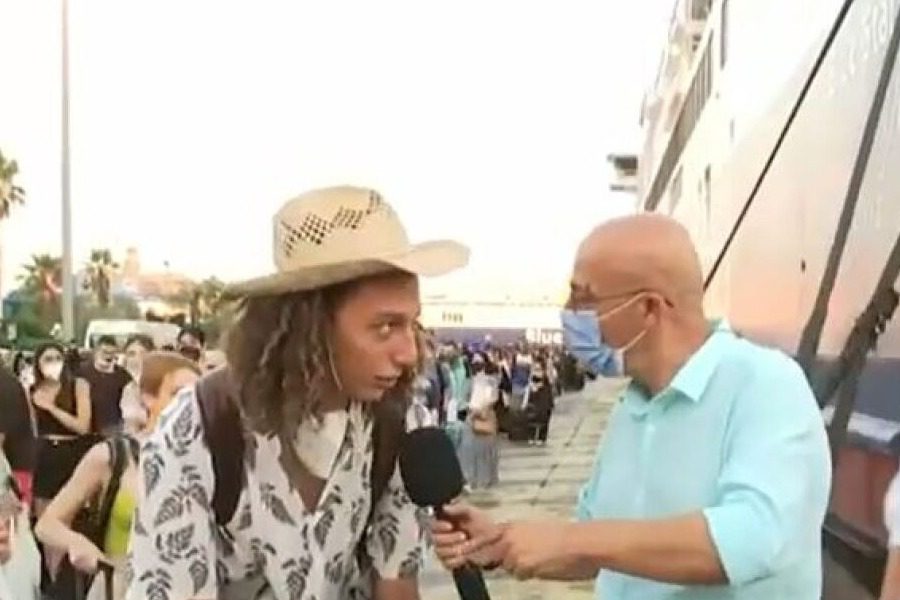 Συμβουλές από νεαρό τουρίστα: Το «κόλπο» για να... ρίχνει κορίτσια