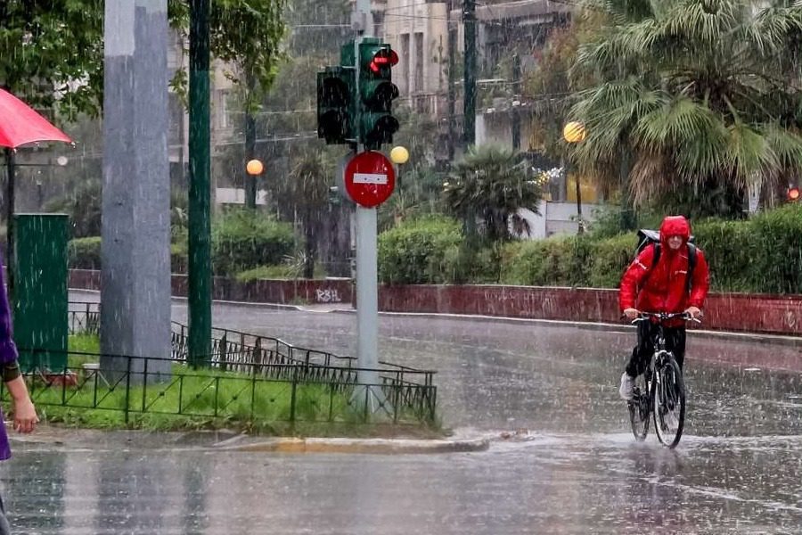 Κακοκαιρία Genesis: Έφθασε στην Αττική 