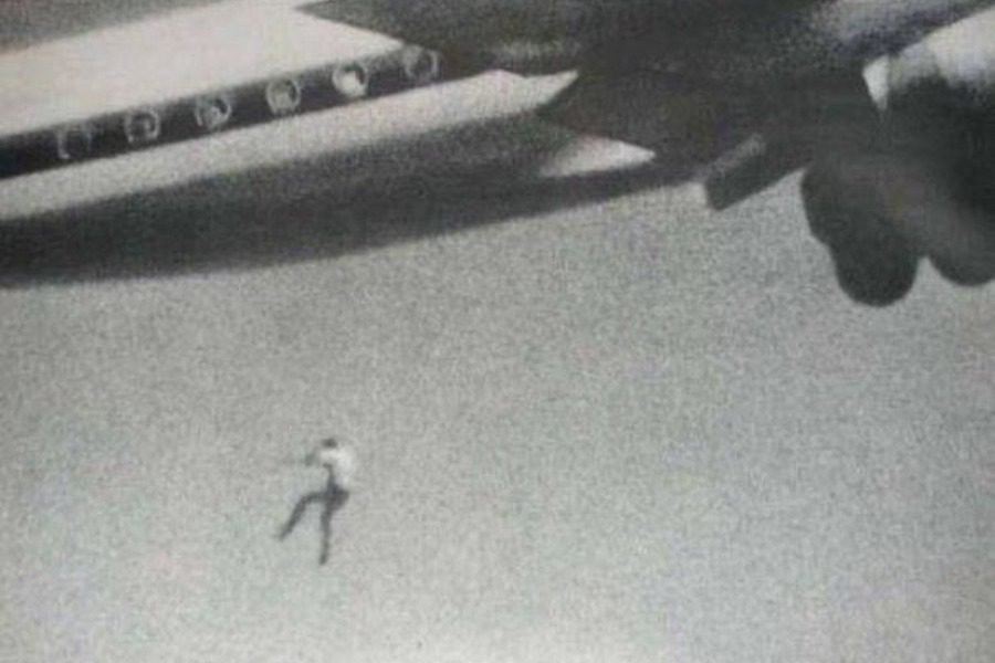 Η τραγική ιστορία του 14χρονου λαθρεπιβάτη που έπεσε από το αεροπλάνο