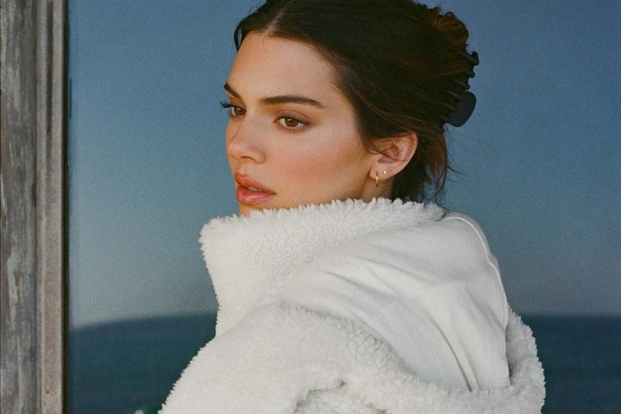 Kendal Jenner: Eκανε ένα πιο ασυνήθιστο γαλλικό μανικιούρ που θα σου δώσει inspo
