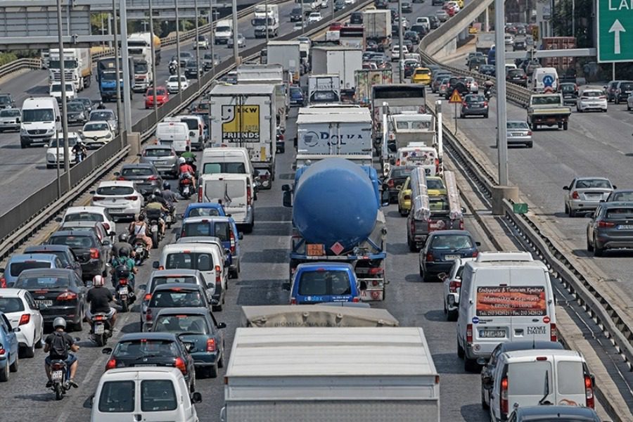 Eξοδος Πάσχα ‑ Κίνηση στους δρόμους: Όπου «φύγει φύγει» οι Αθηναίοι