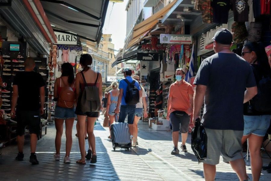 Πάνω από 8.000 τα κρούσματα τις τελευταίες 48 ώρες